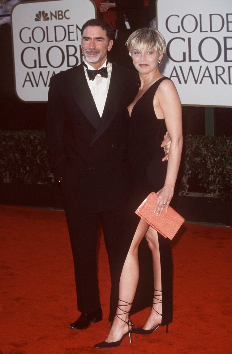 La actriz Sharon Stone y el periodista Phil Bronstein llevaban nueve meses juntos cuando sorprendieron al mundo con el anuncio de su casamiento (The Grosby Group)