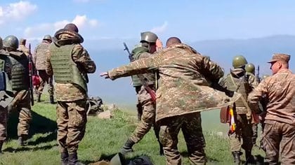 Militares armenios se desplegaron para evitar el avance de las tropas azeríes 