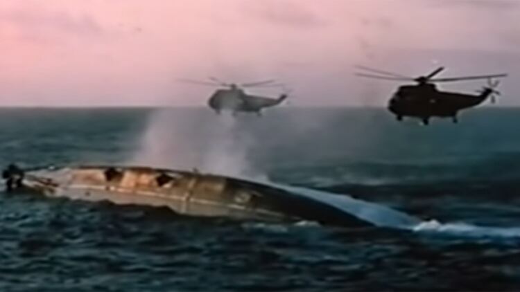 EL HMS Coventry: el destructor tipo 42 tardó sólo 25 minutos en hundirse (Youtube - National Geographic Ch)
