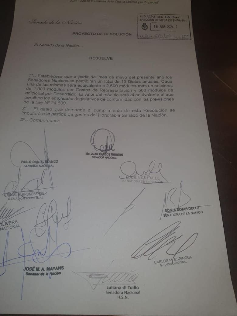 Bruno Olivera Lucero, de La Libertad Avanza, firmó el proyecto para duplicar los sueldos de los senadores