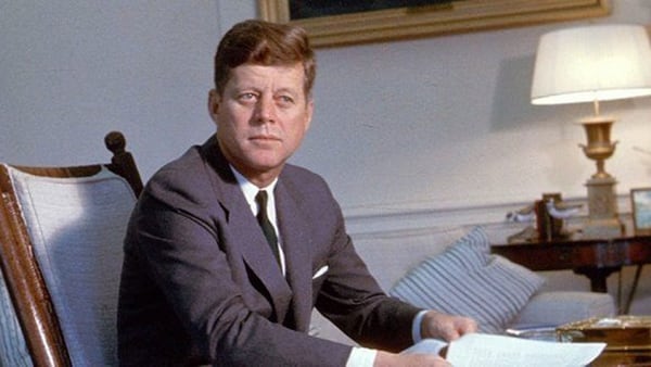 John Fitzgerald Kennedy visitó Francia como presidente de los Estados Unidos, y Madame Claude dijo que recurrió a los servicios que ella brindaba.