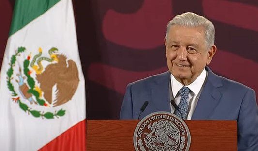 El presidente López Obrador se burló de la gira de Xóchitl Gálvez por España. (Presidencia)