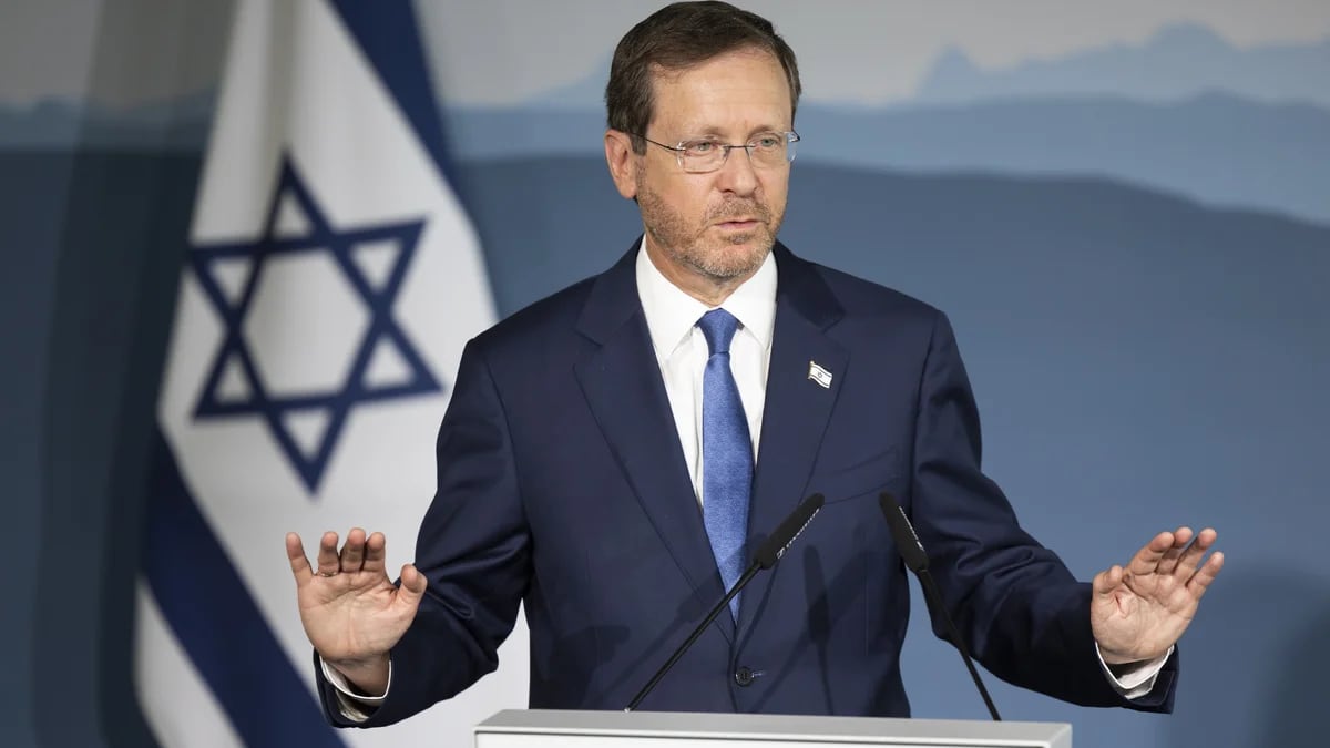 “Israel está considerando todas las opciones tras la declaración de guerra de Irán”, afirmó el presidente israelí Isaac Herzog