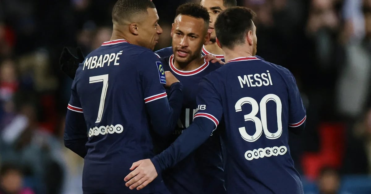 Con i gol di Neymar e Mbappé, il Paris Saint-Germain ha battuto il Lorient al 30esimo appuntamento del campionato francese
