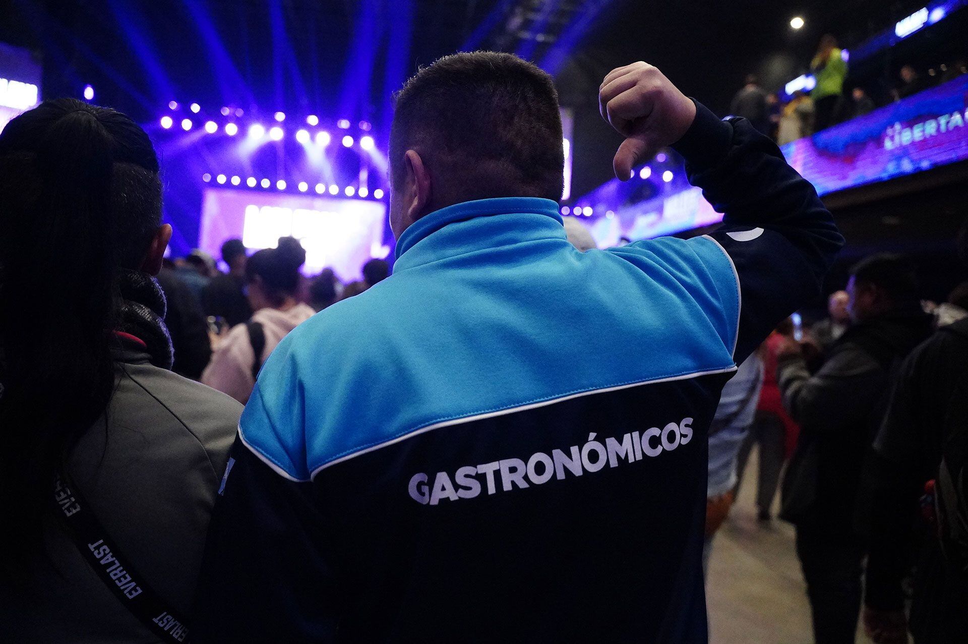 En el lugar había varias personas identificadas con el gremio de gastronómicos 