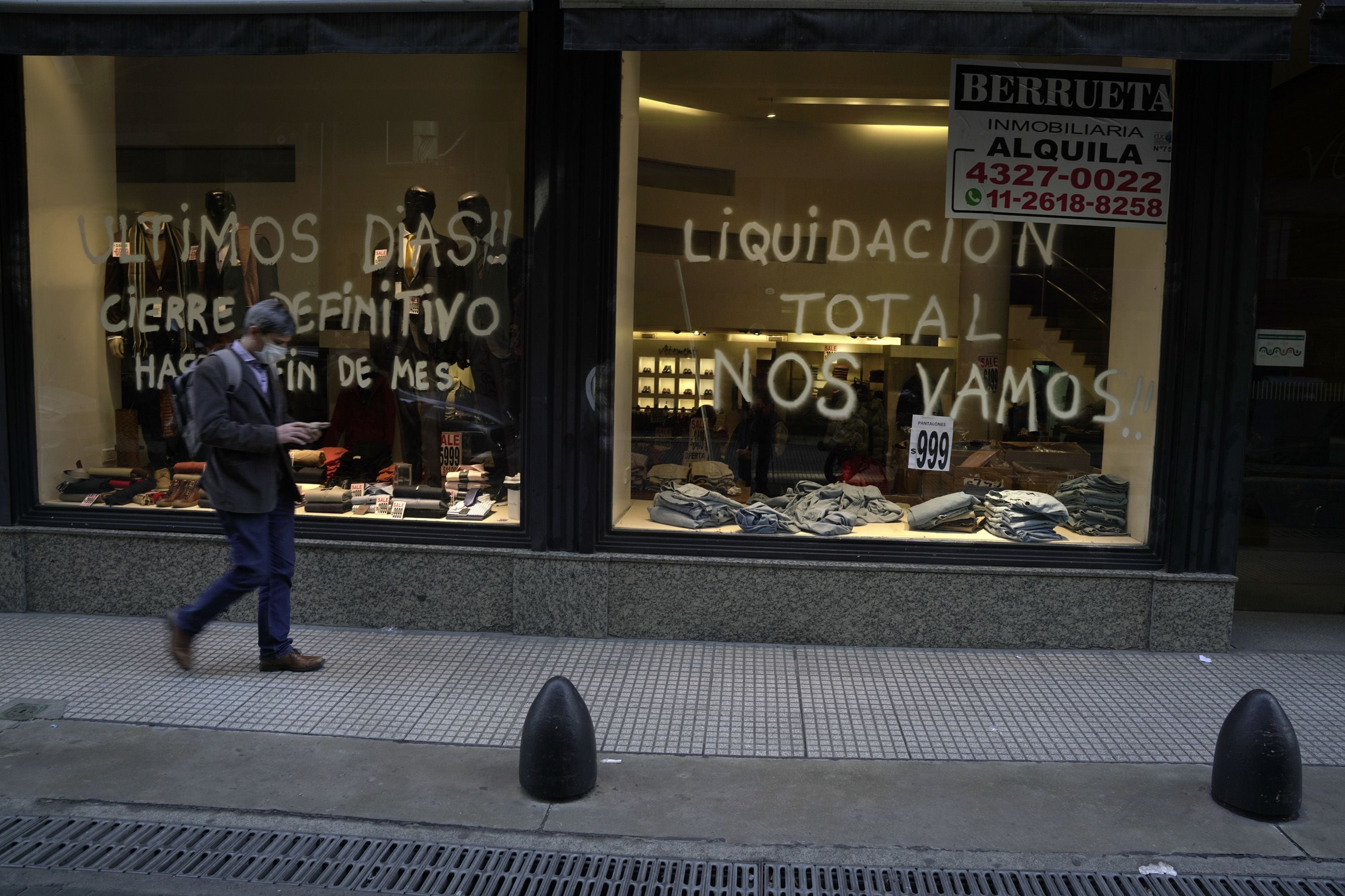 Las ventas y el consumo comenzarno el 2024 con caídas muy pronunciadas. Bloomberg