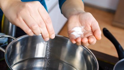 El objetivo es que las personas disfruten de sabrosos productos bajos en sal y platos sencillos (Shutterstock )