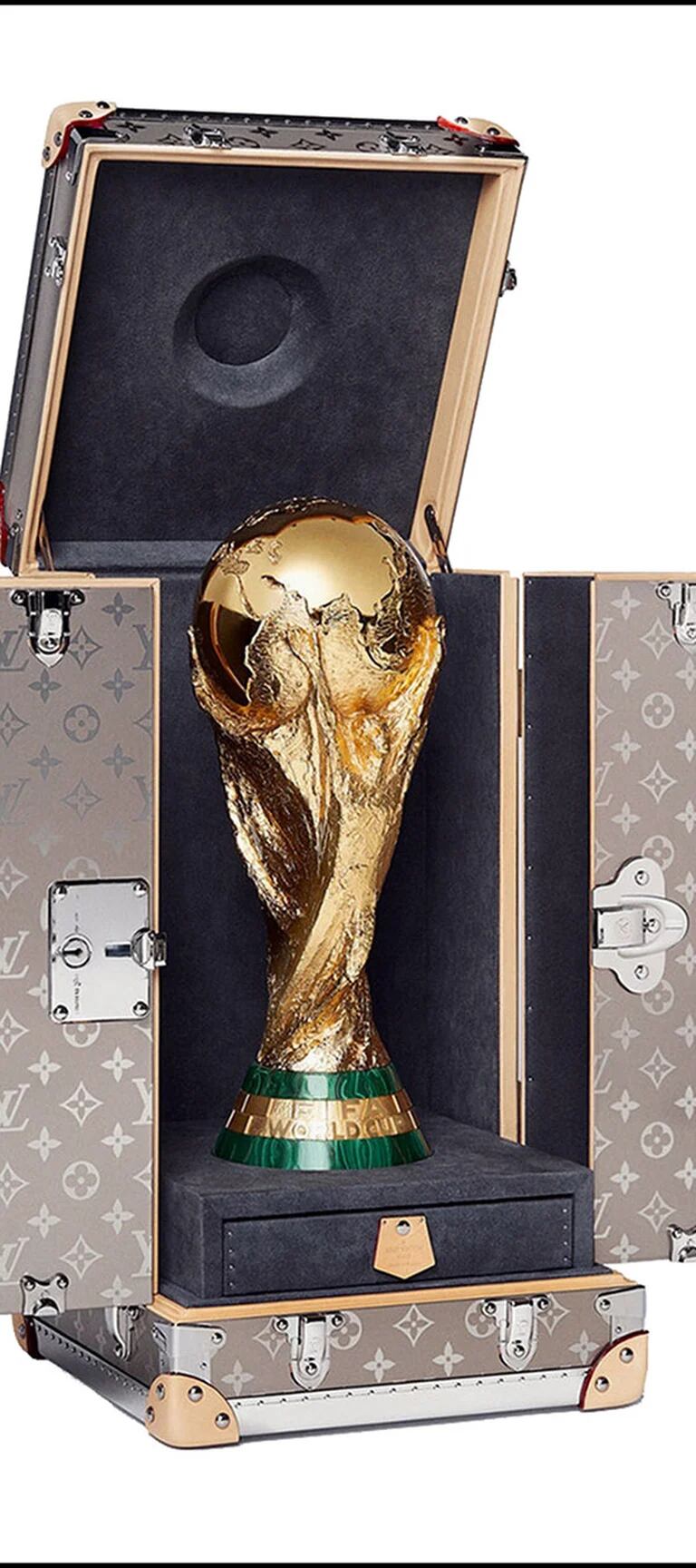 Estuche Louis Vuitton Copa FIFA Mundial 2014 02 - Marca de Gol