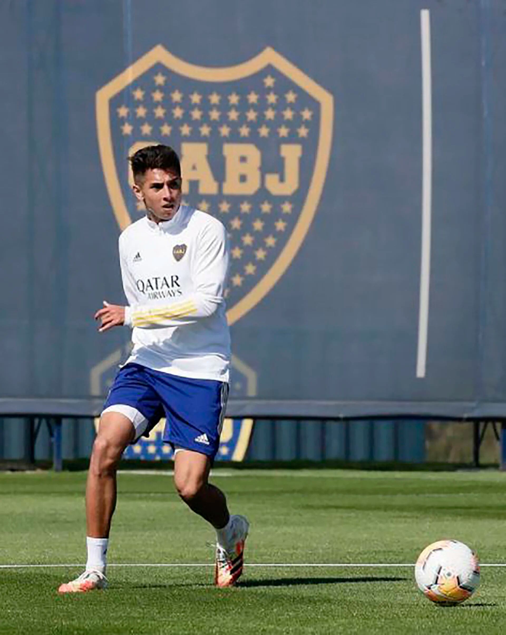 Agustín Almendra en el entrenamiento de Boca Juniors (Instagram: @agusalmendra)