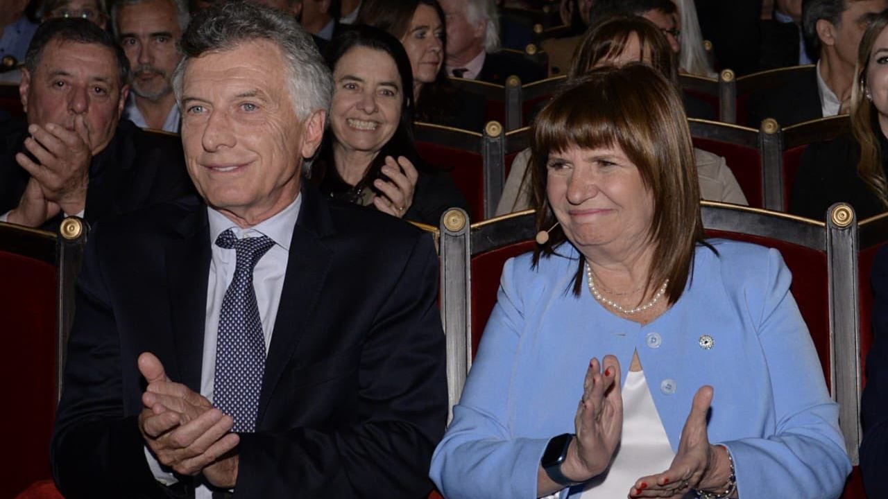 Mauricio Macri and Patricia Bullrich at the presentation of their book
