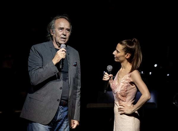 Joan Manuel Serrat y Elena Roger eclipsaron a los asistentes a la gala solidaria, que se llevó a cabo en el Teatro Colón
