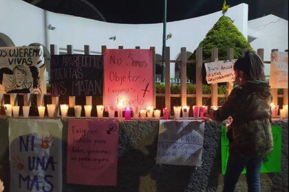 Vecinos, familiares y amigos pusieron pancartas en memoria de las mujeres asesinadas y lamentaron el hecho Foto: (Facebook Oztotepec Tradición y Sabor)
