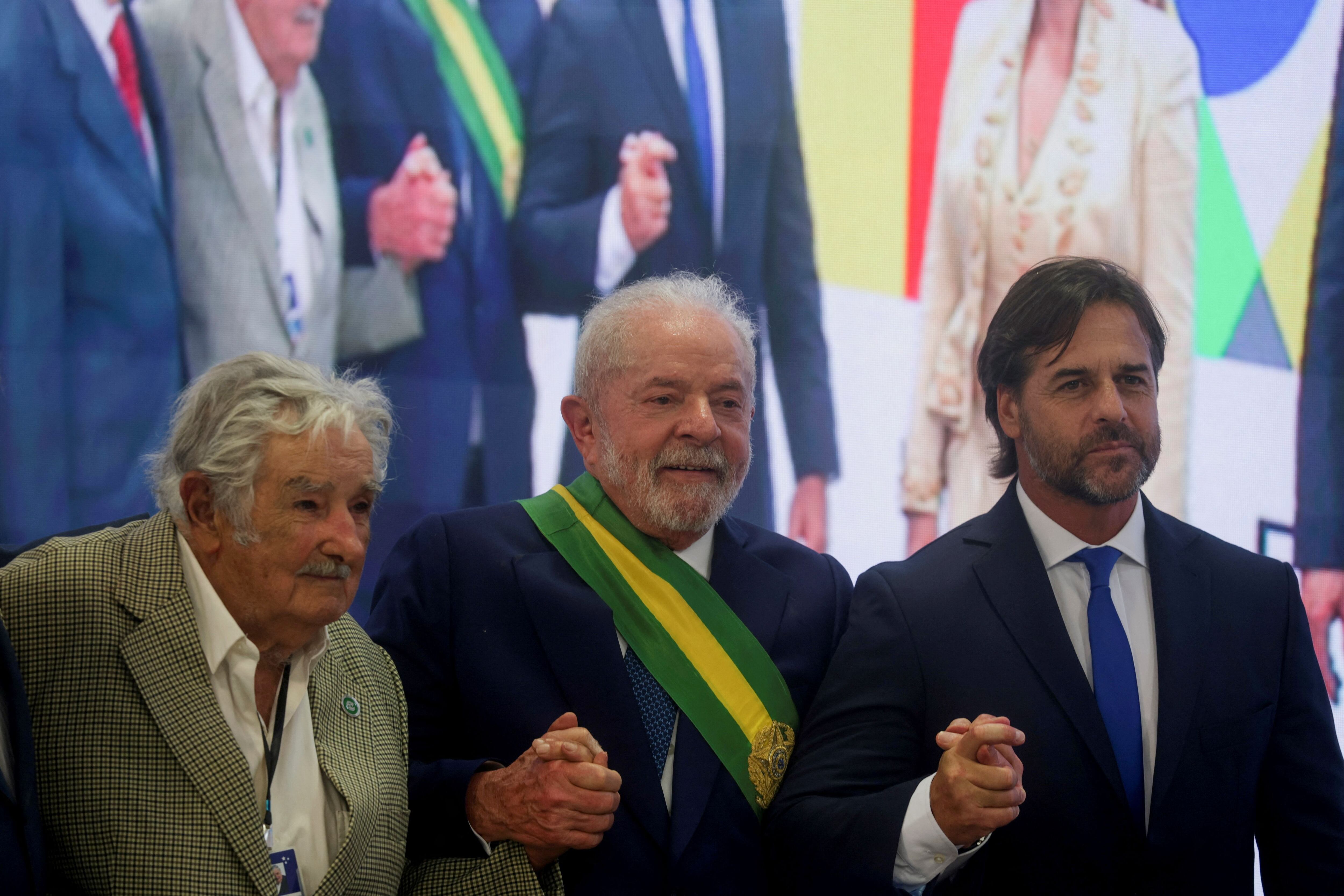 Tras anunciar su enfermedad, Mujica recibió los llamados de Luis Lacalle Pou y Lula Da Silva (REUTERS/Ricardo Moraes)