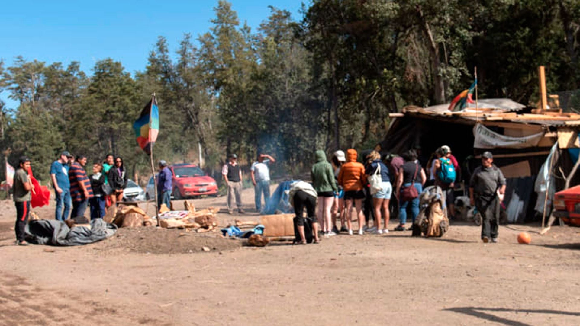 Mapuches-lifted-the-blockade-in-Villa-La-Angostura