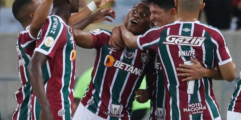 Con golazo al ángulo, Jhon Arias fue figura en la goleada 5-3 de Fluminense sobre Atlético Mineiro 