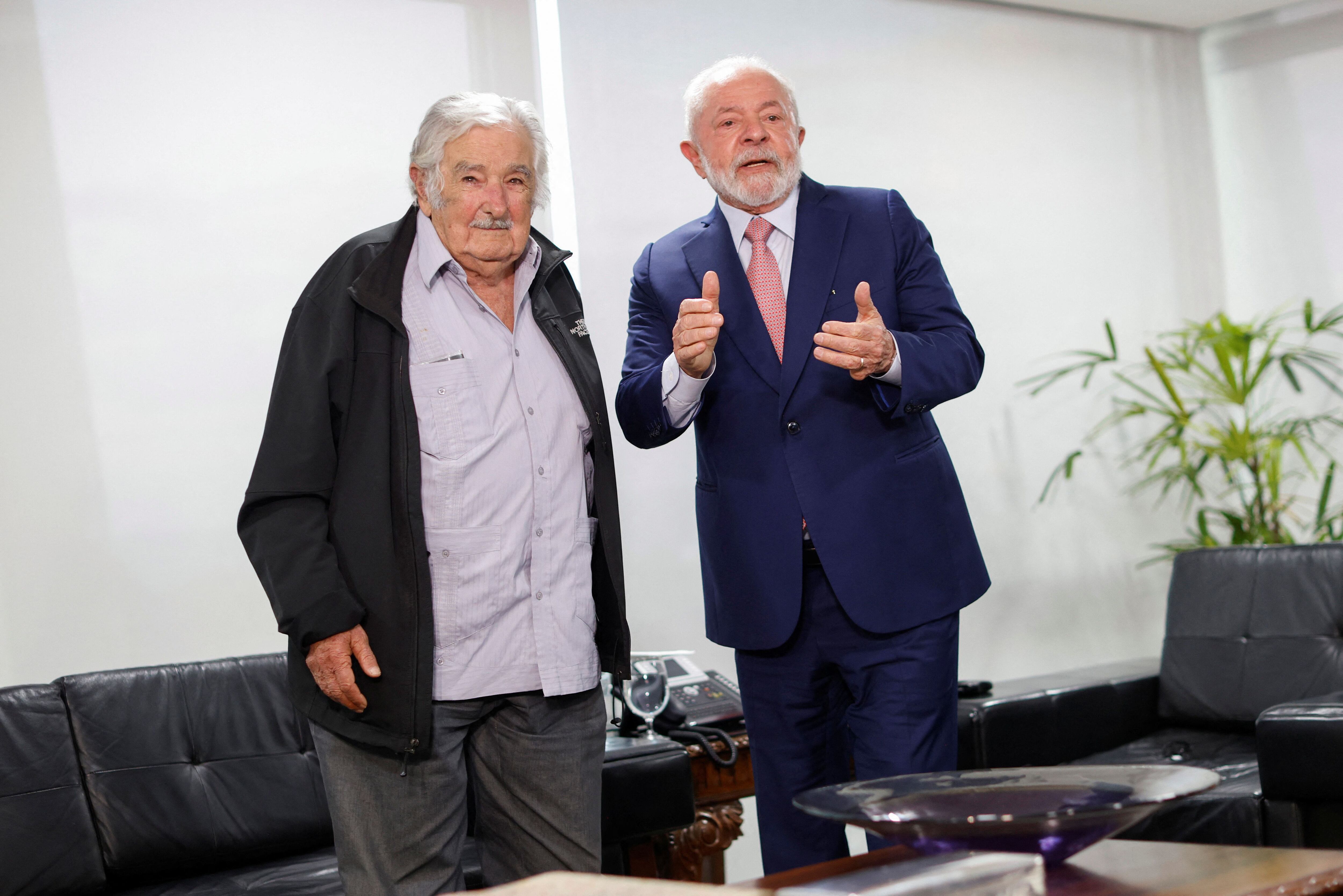 José Mujica y Lula da Silva, dos viejos amigos, en un encuentro en mayo en Brasilia (REUTERS/Adriano Machado)