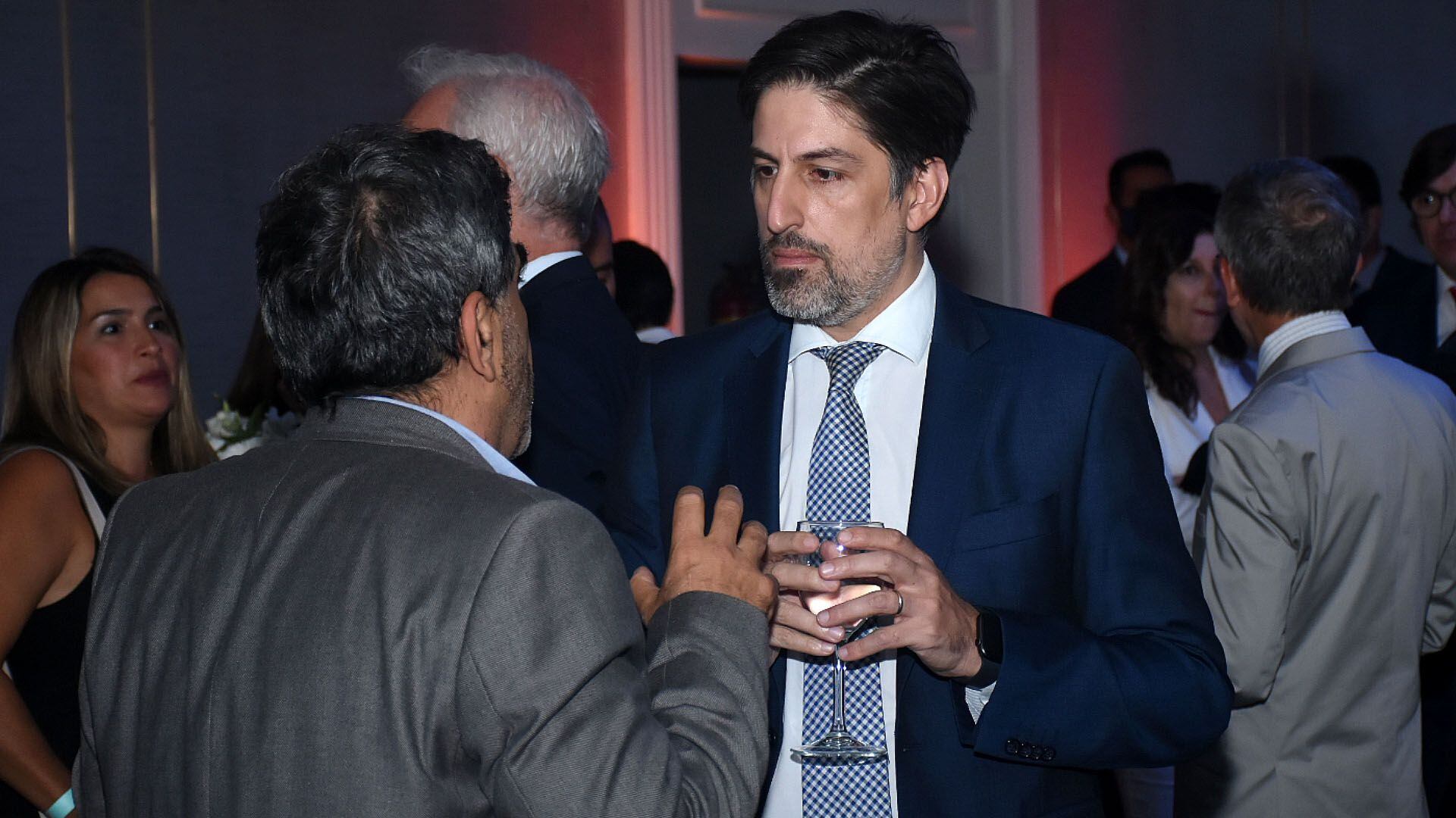 Welcome to Gideon Sa'ar /Hotel Emperado