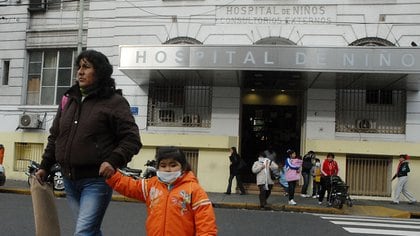 Las autoridades del hospital confirmaron que el brote con la cepa Manaos de coronavirus solo afectó al personal sanitario y no hubo menores contagiados -  NA 162