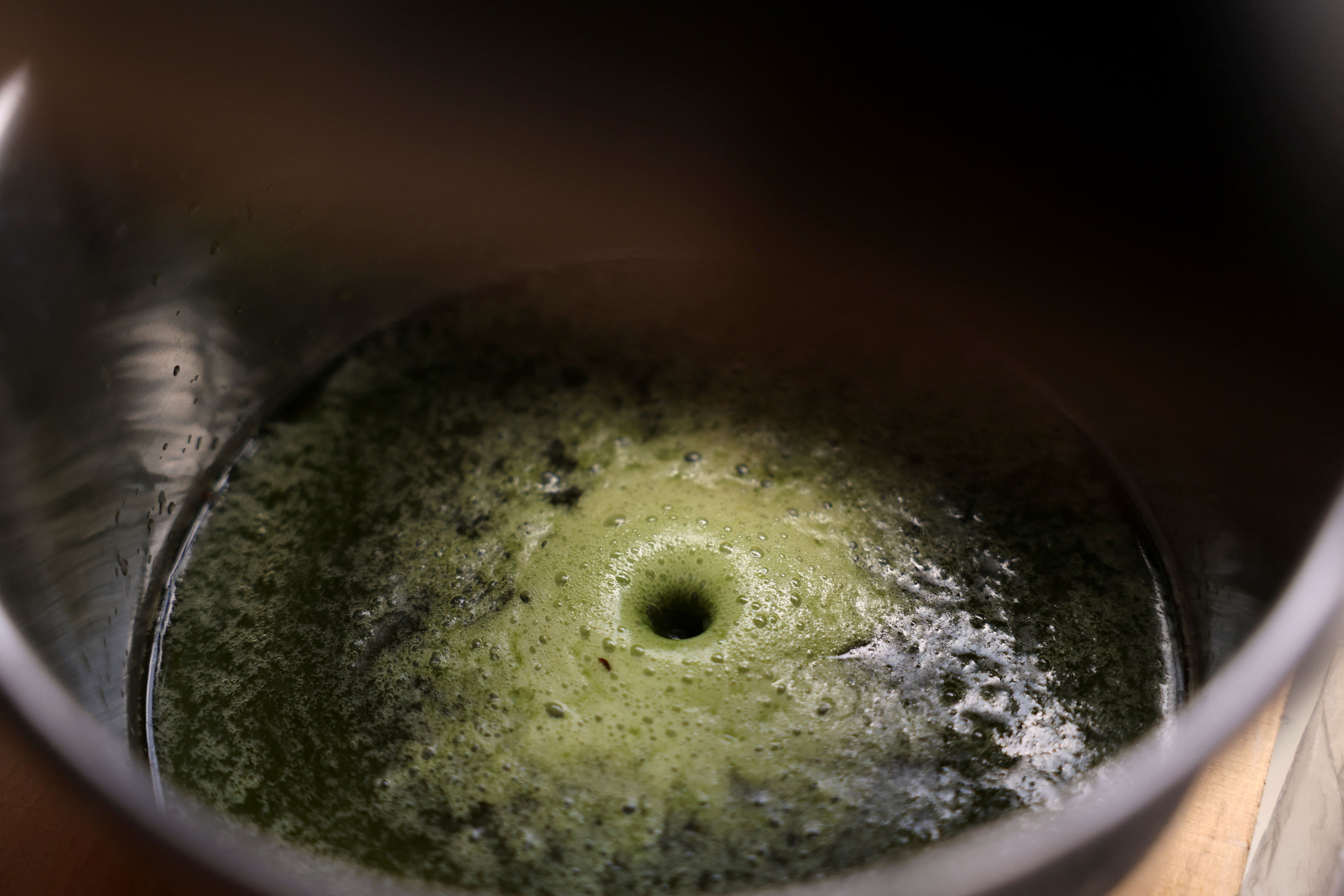 Aceite de cáñamo hecho con la semilla (REUTERS/Emilie Madi)