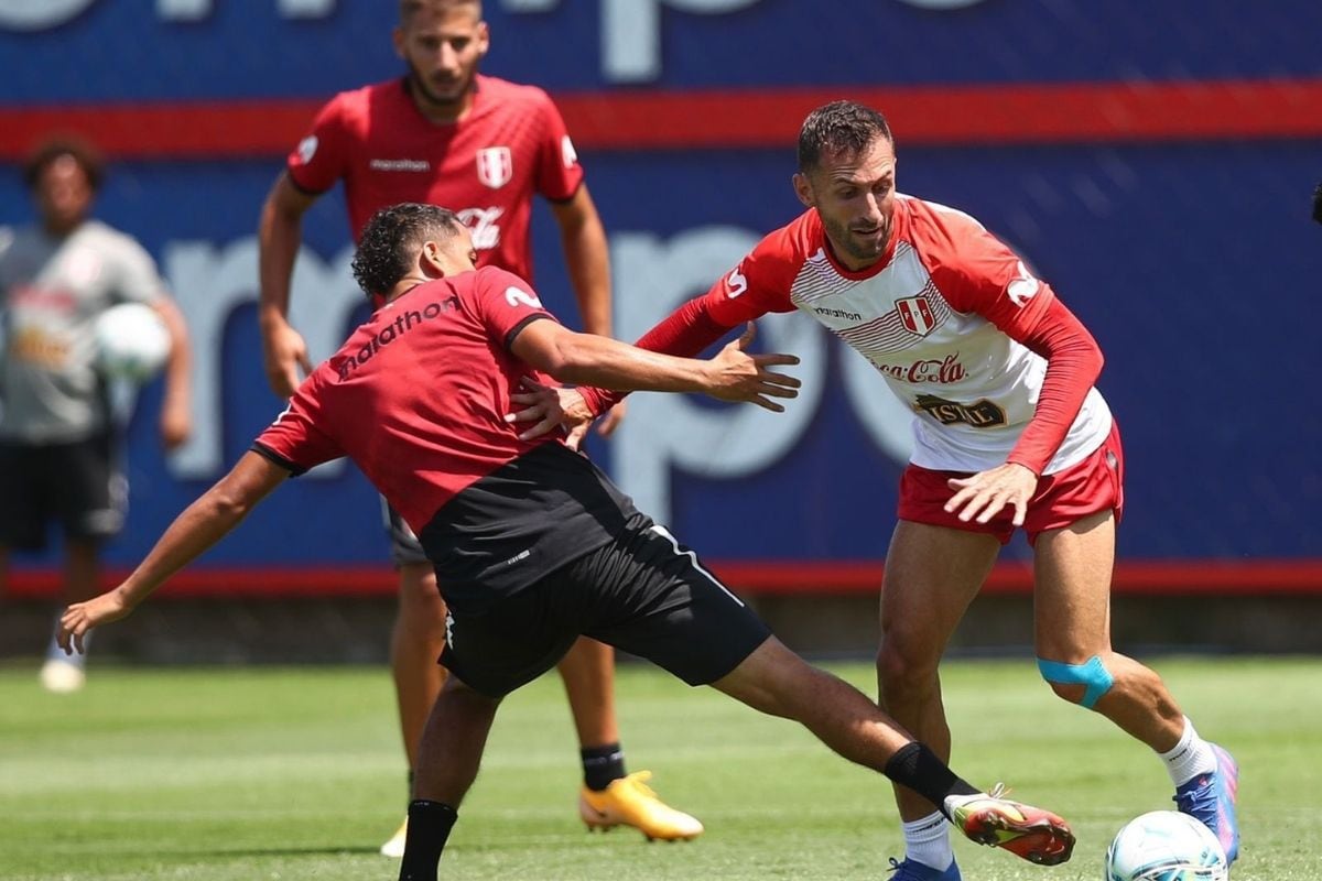 秘鲁国有化是里卡多·加雷卡(Ricardo Gareca)在西甲 1 中召集的十一人的一部分。照片:FPF。