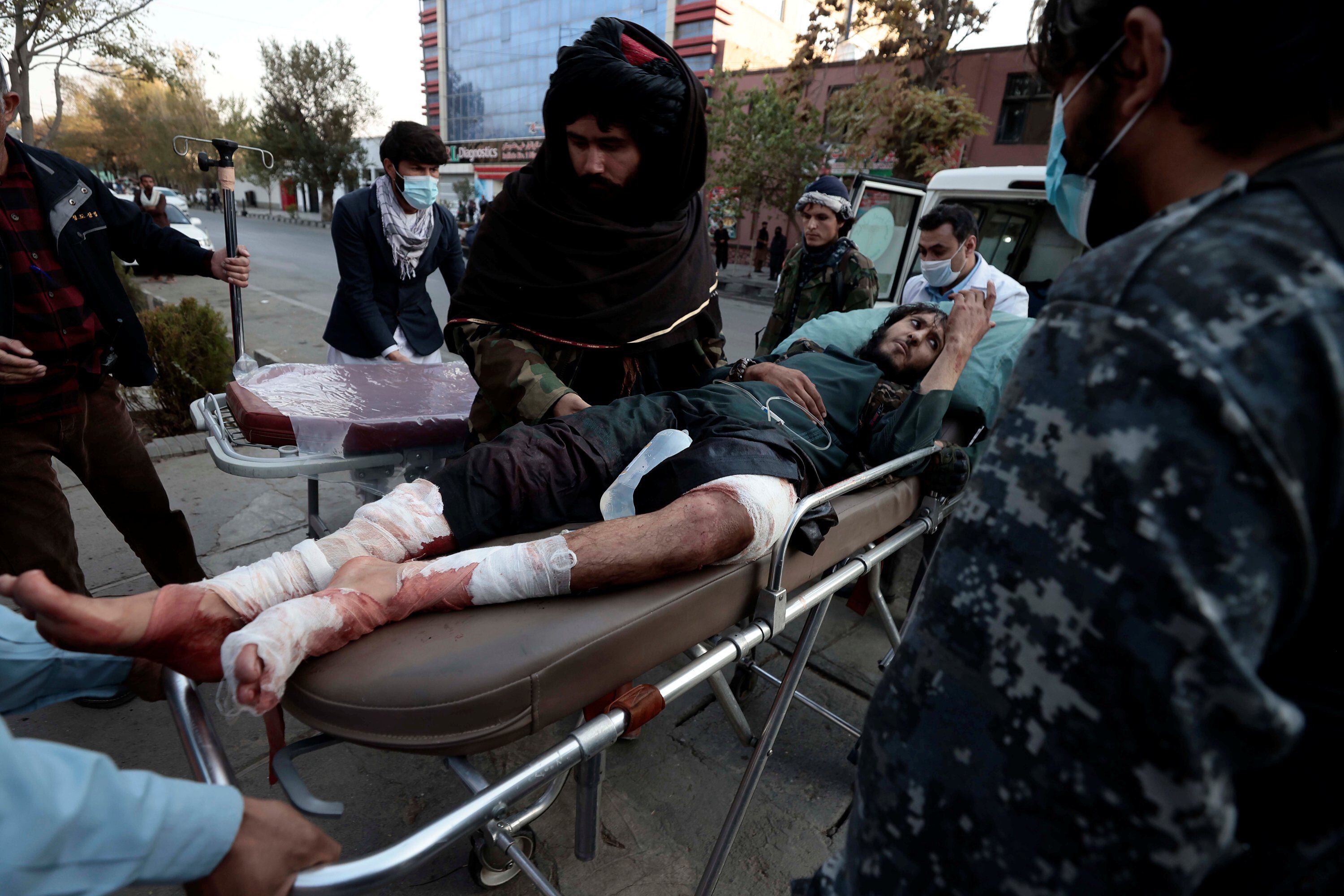 Evacuation of the wounded at the Kabul military hospital attacked by ISIS-K on 11/2/21