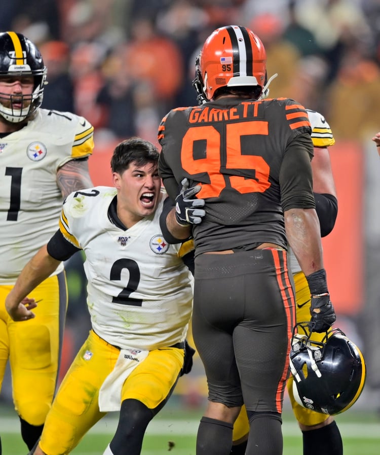 La feroz pelea entre Myles Garrett, de los Cleveland Browns, y Maso Rudolph, de los Pittsburgh Steelers (AP Photo/David Richard)