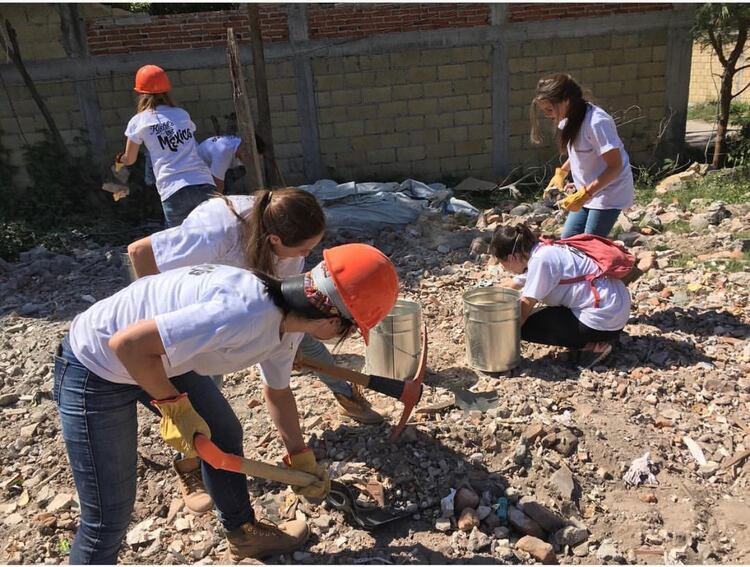 Ingrid ayudó en la reconstrucción de viviendas tras el terremoto del 19 de septiembre del 2017 en México (Foto: Instagram)