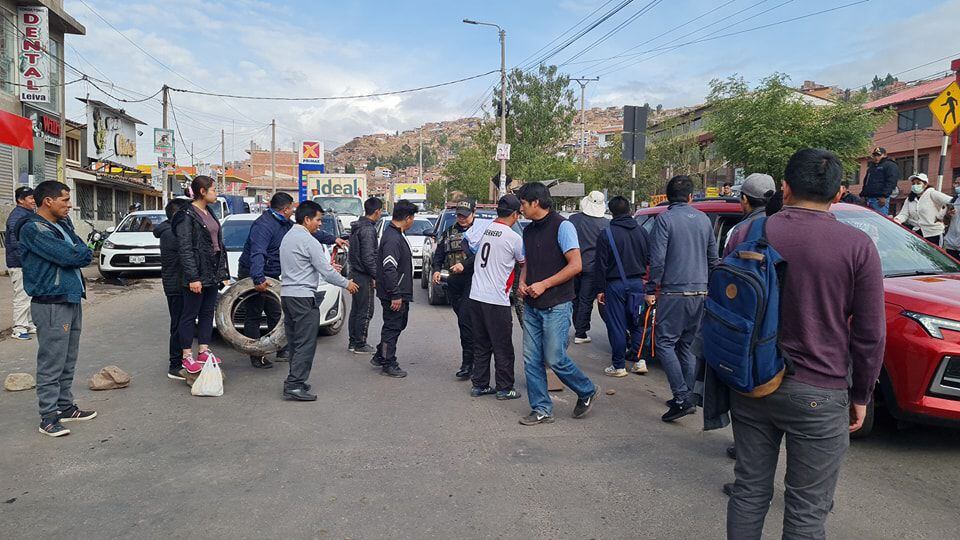 Pobladores cusqueños protestan en las diferentes calles y avenidas de la ciudad imperial del Cusco