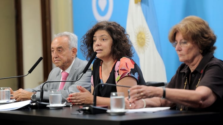 Pedro Cahn, Carla Vizzotti y Mirta Roses (Télam)