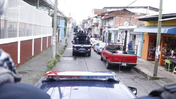 Las autoridades locales, junto a la Guardia Nacional y la Sedena, reforzaron la vigilancia en la zona donde ocurrió la agresión (Foto: Twitter @MichoacanSSP)