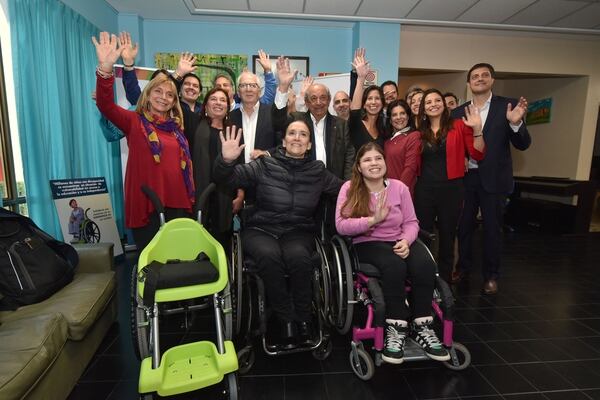 Hay equipo: “todas las patas” intervinientes en el proyecto que traerá a través de la ANDIS y Wheelchairs of Hope y Fundación Garrahan las sillas de ruedas a los niños con discapacidad a la Argentina.