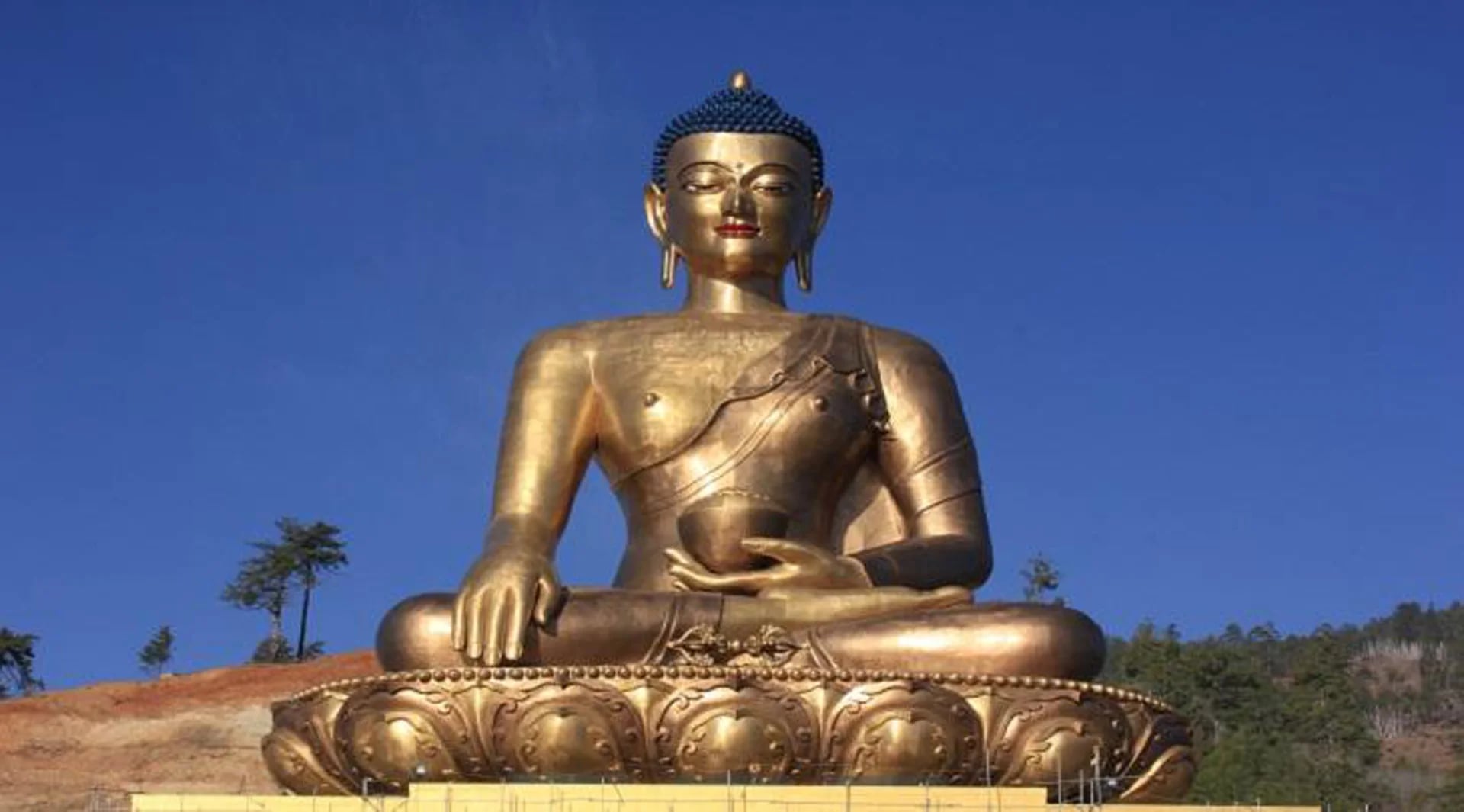 El Buddha Dordenma, realizado en Oro, es una de las reliquias del país