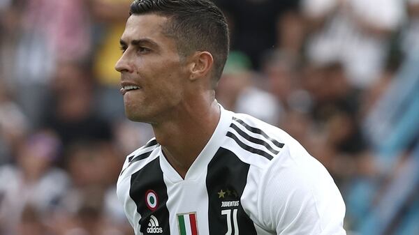 Cristiano Ronaldo se estrenó con la Juventus en la Serie A con victoria