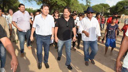 Daniel Arroyo y Gustavo Sáenz ya habían recorrido la semana pasada las comunidades wichis del norte salteño.