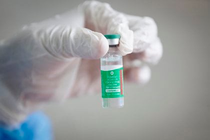 El 9 de febrero el Ministerio de Salud de la Nación habilitó el uso de emergencia de la vacuna Covishield fabricada en India (Efe) 
