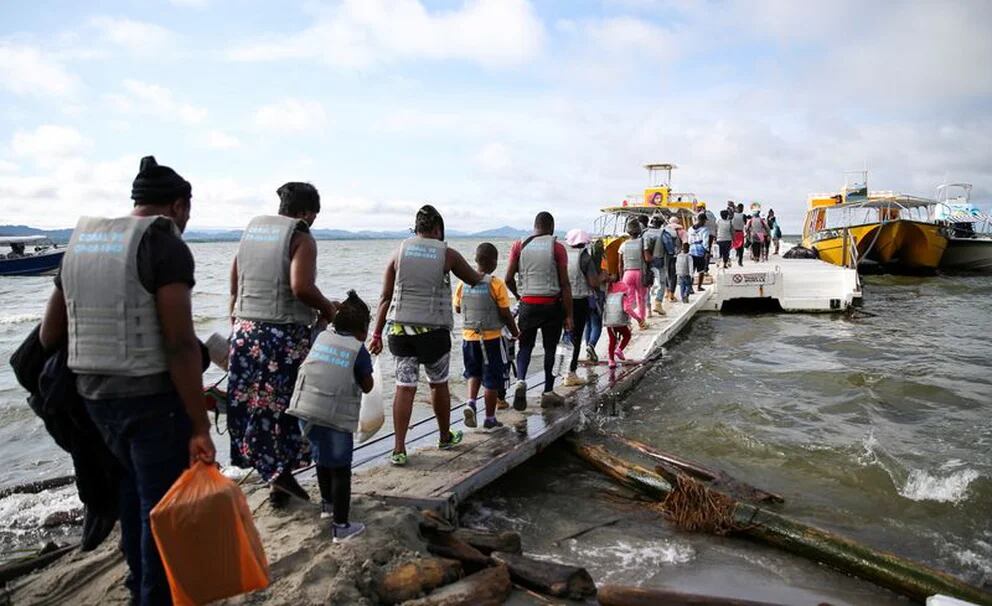 Dos haitianos murieron en Necoclí esperando avanzar en su ruta migratoria -  Infobae
