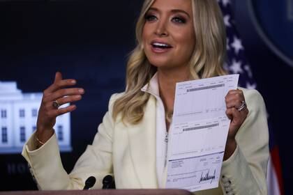 La secretaria de Prensa de la Casa Blanca, Kayleigh McEnany. Foto: REUTERS/Leah Millis