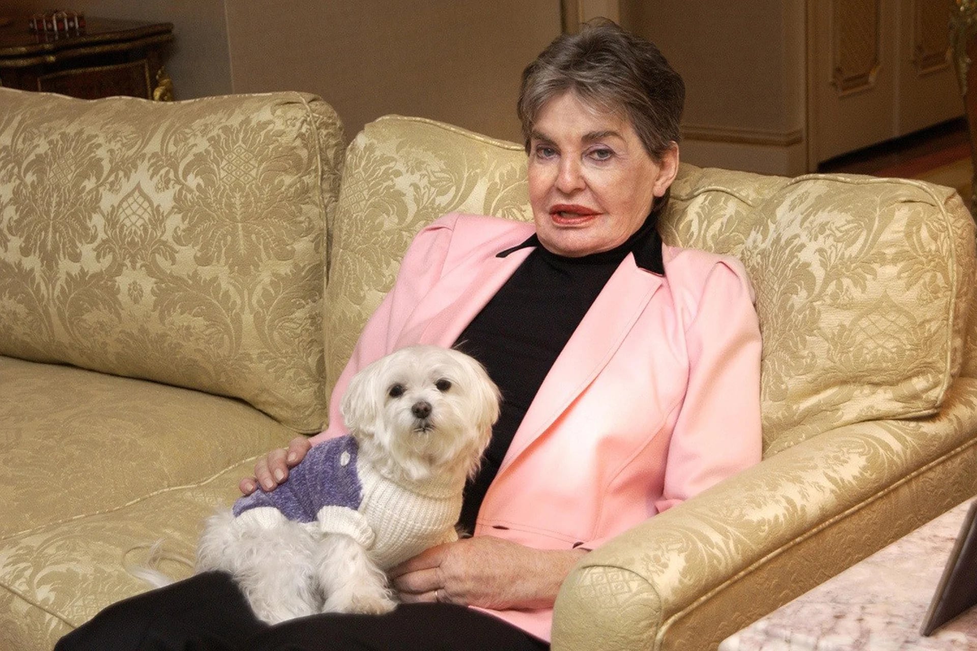 Su amada dueña Leona Helmsley, propietaria de una importante empresa de bienes raíces y hoteles, quien falleció en 2007, le dejó a su perro 12 millones de dólares