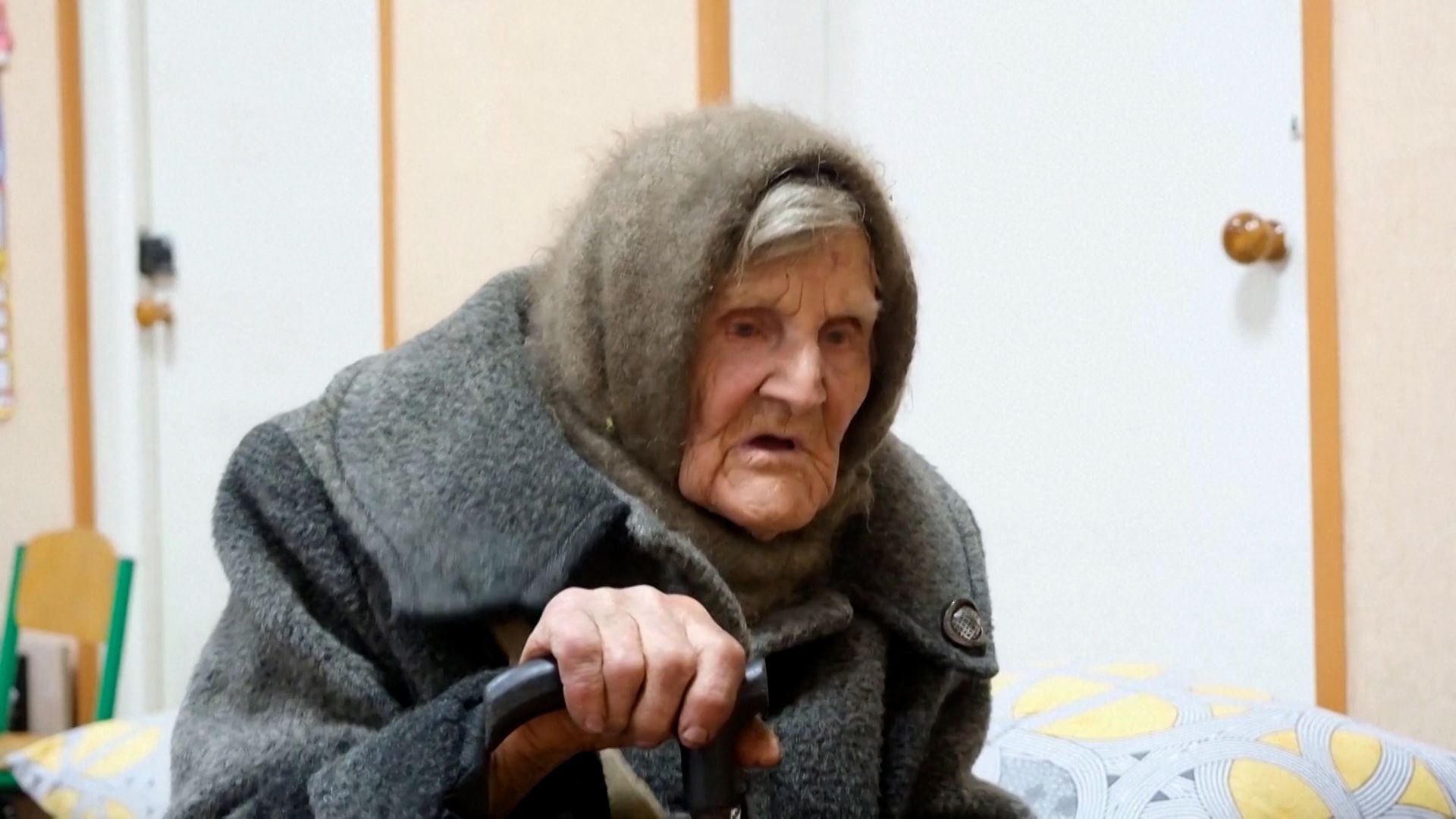 Una ucraniana de 98 años caminó 10 km bajo los bombardeos para escapar de los rusos