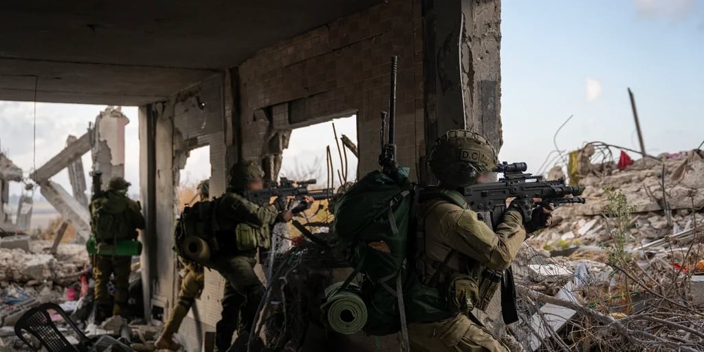 El ejército de Israel avanza al interior de Rafah y ordenó nuevas evacuaciones en Yabalia
