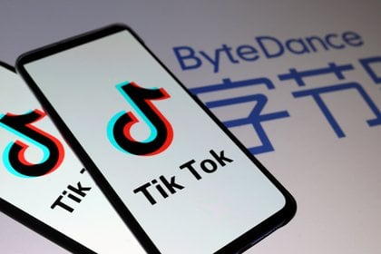 n el documento se habla de términos injustos, incluso en relación con los derechos de autor y la moneda virtual de TikTok. También se expresan preocupaciones sobre el tipo de contenido al que los niños están expuestos en la plataforma (REUTERS/Dado Ruvic/Illustration/File Photo)