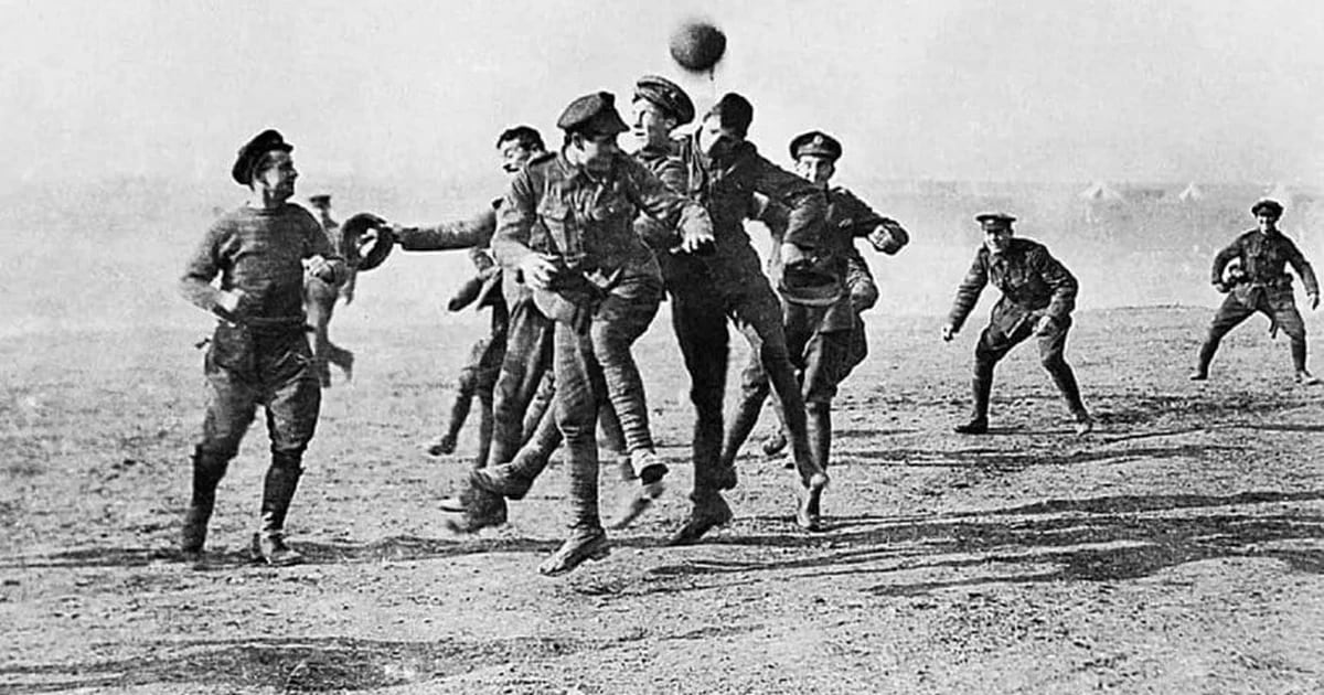 Das Fußballspiel, das zu Weihnachten den Ersten Weltkrieg beendete: „Morgen schießt nicht, wir schießen nicht“