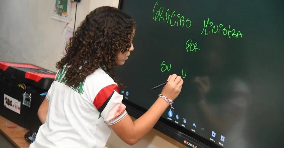 Colombian girls will travel to the United States and speak with a Nobel laureate