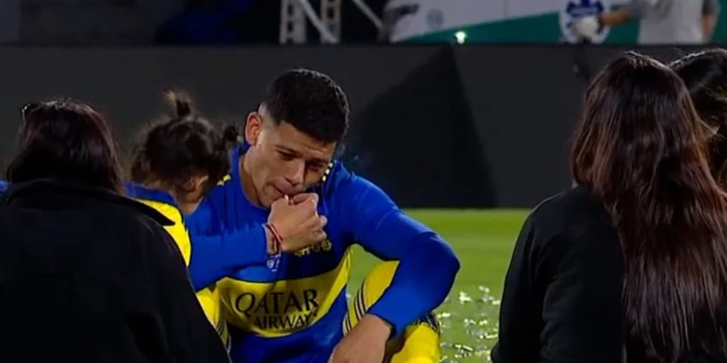 El festejo “poco deportivo” de Marcos Rojo tras consagrarse campeón con Boca: se puso a fumar en el campo de juego