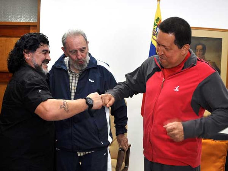 Difunden imágenes de la "cumbre" entre Maradona, Chávez y Fidel Castro - Infobae