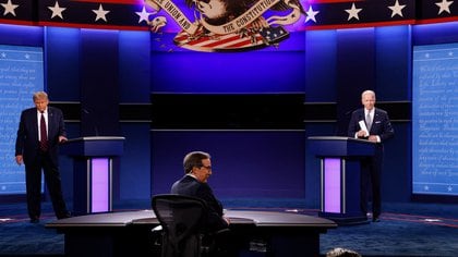 Las críticas al primer debate presidencial de las elecciones 2020 llegaron también a Chris Wallace, el moderador, porque no pudo impedir las sucesivas interrupciones mutuas entre Trump y Biden. (REUTERS/Jonathan Ernst)