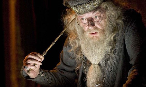 “Esto lo recordaré como un recuerdo feliz. Interpretar a este personaje durante tanto tiempo y que el mundo lo ame. Nunca olvidas eso”, dijo Michael Gambon sobre interpretar a Albus Dumbledore
162