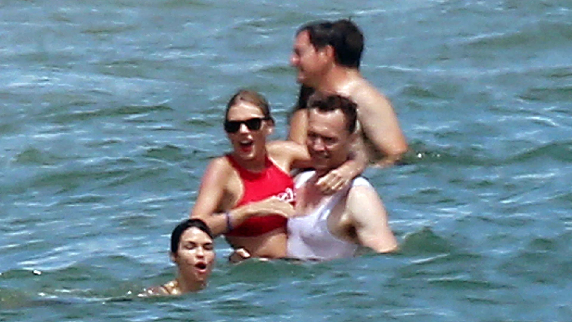 Taylor Swift pasó el 4 de julio junto a su novio, Tom Hiddleston (Grosby Group)