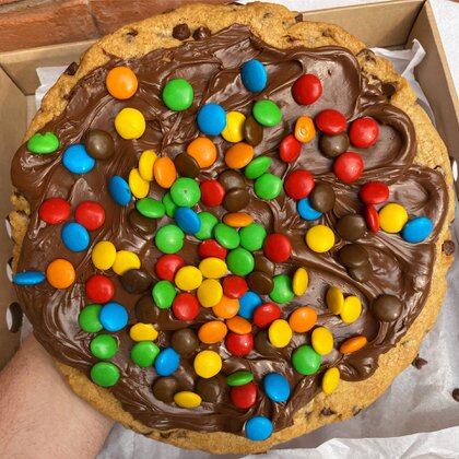 "Pizzacookie", una de las ofertas vía Instagram de la "Línea Bajonera"