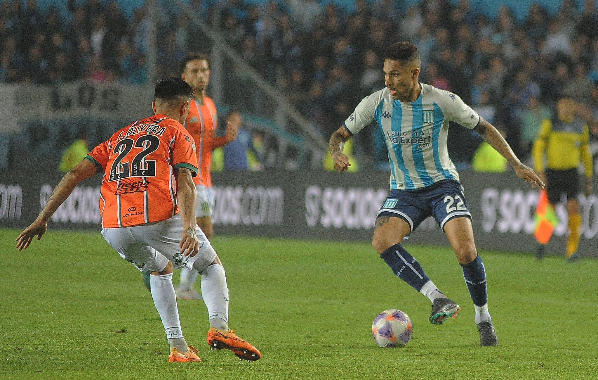 Paolo Guerrero fue titular en Racing vs Banfield por Liga Profesional Argentina. (Racing)